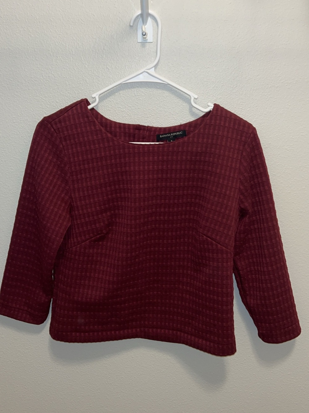 Banana Republic Burgundy Cropped Textured Top